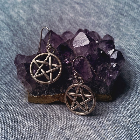 GIFTABLE Handmade Pentacle Magick Protection Silver Earrings 🌟 - Picture 1 of 3